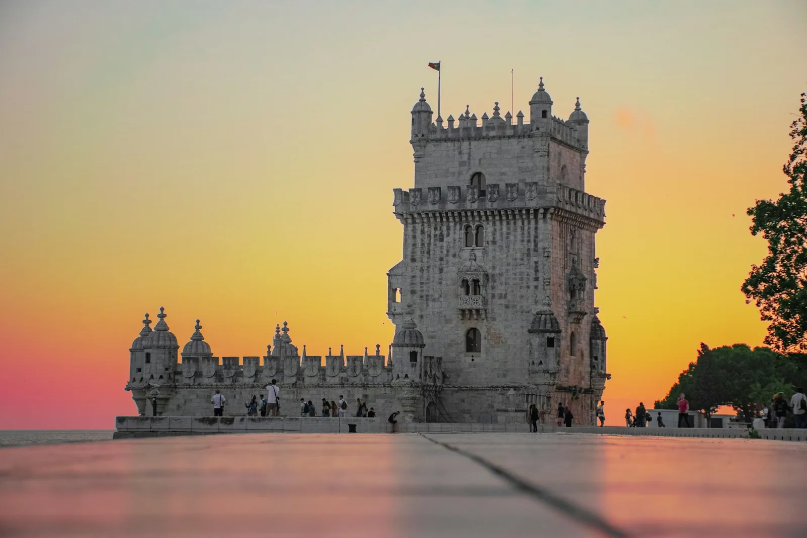 La tour de Belém, à Lisbonne, au coucher du soleil