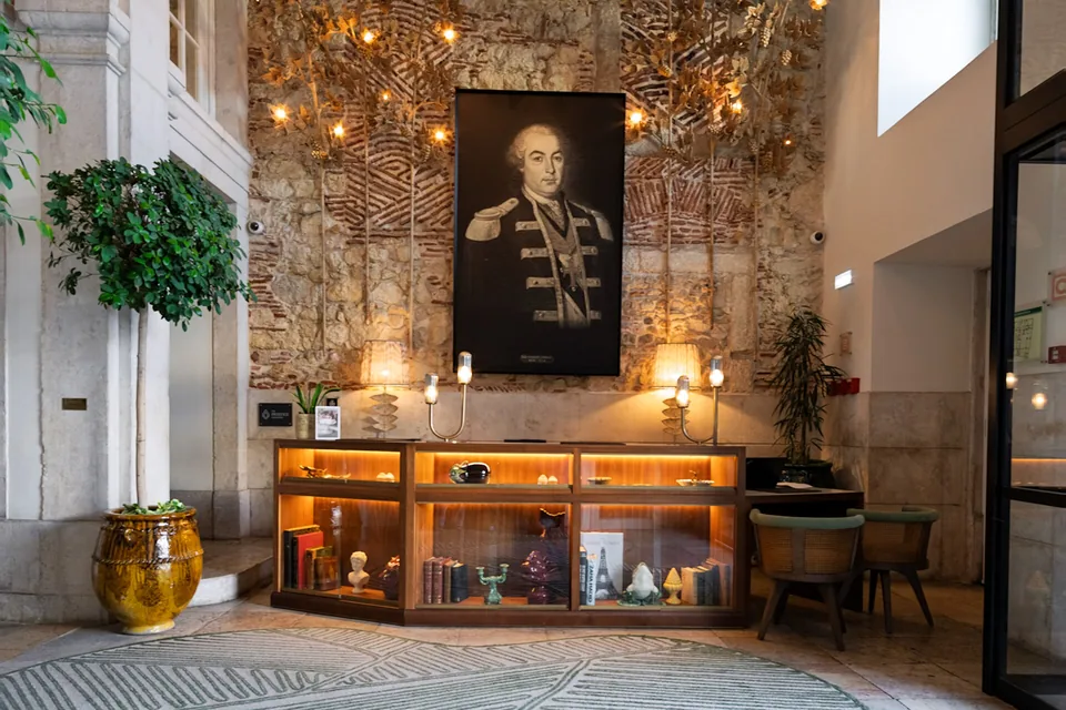 Le hall d’un hôtel historique à Lisbonne